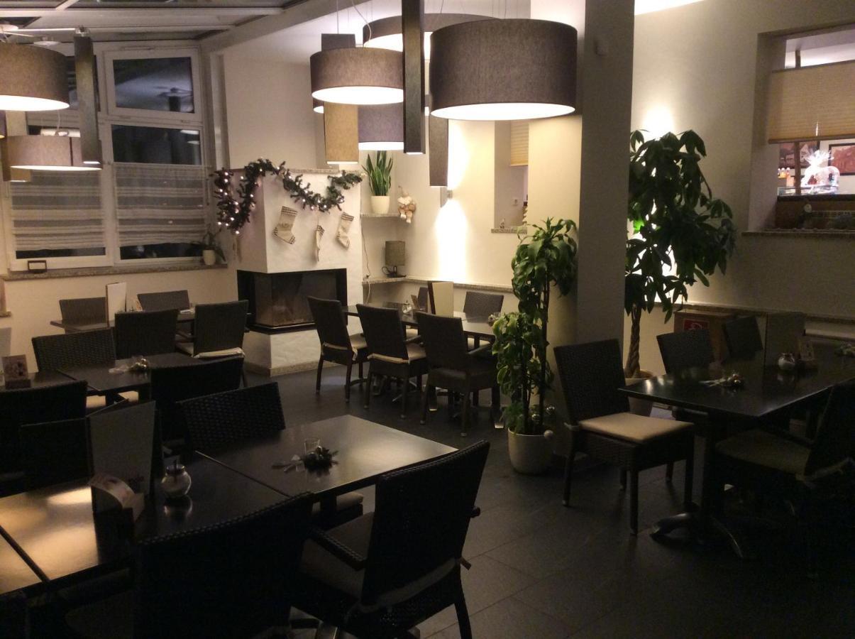 Hotel Konditorei Cafe Dora Munchberg Exterior photo